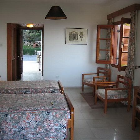 Onar Village كيرينيا المظهر الخارجي الصورة